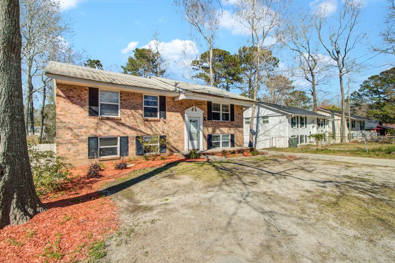 1148 Berkeley St, Hanahan, SC 29410