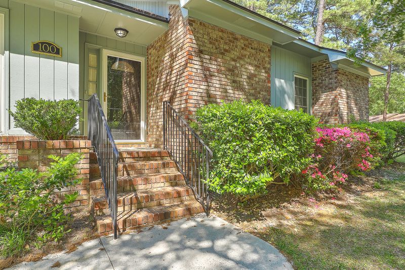 100 Glendale Dr, Summerville, SC 29485