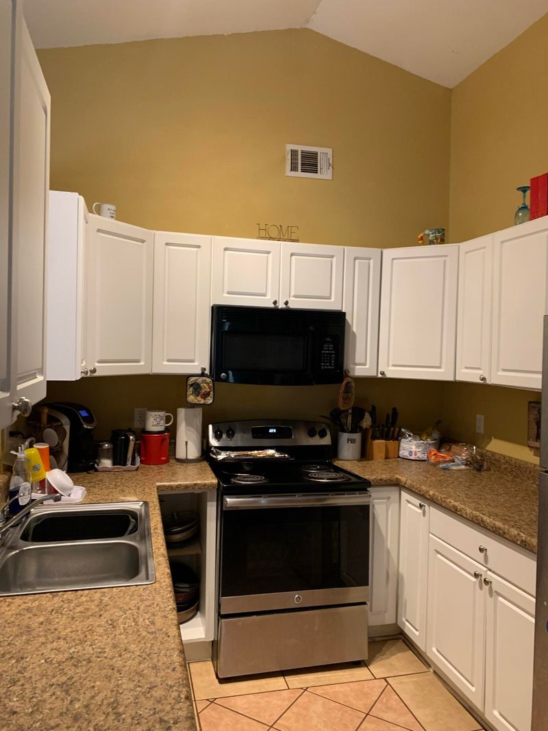 1233 Maryland Dr, Ladson, SC 29456