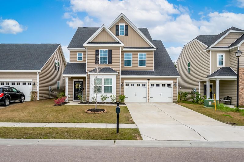 694 Silver Moss Dr, Moncks Corner, SC 29461