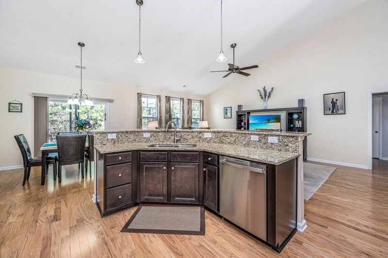 128 Royal Star Rd, Summerville, SC 29486