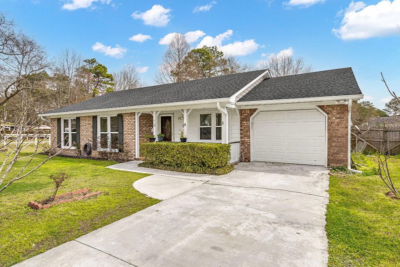 415 Longleaf Rd, Summerville, SC 29486