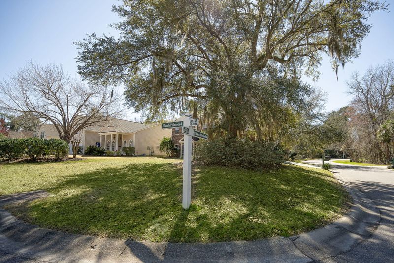 573 Pointe Of Oaks Rd, Summerville, SC 29485