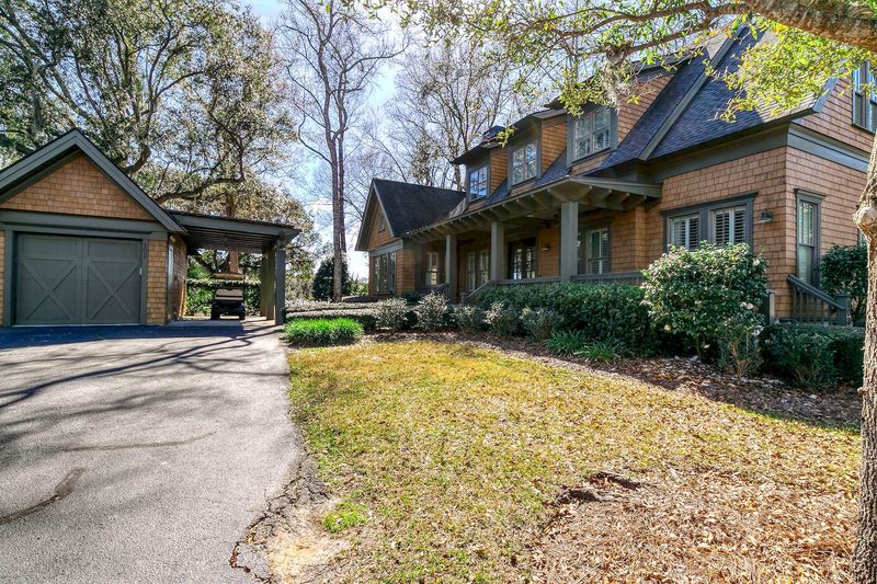 720 Island Park Dr #103, Charleston, SC 29492