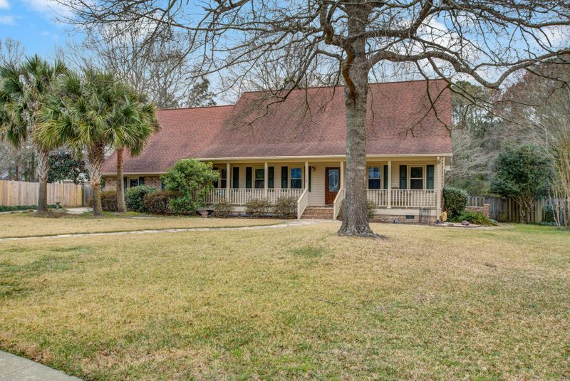 112 Knottingham Dr, Goose Creek, SC 29445