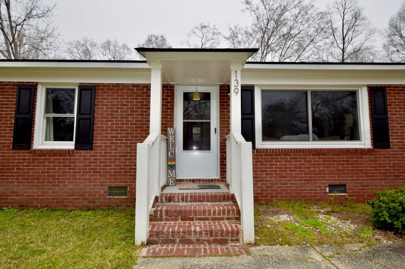 139 Keenan Ave, Goose Creek, SC 29445