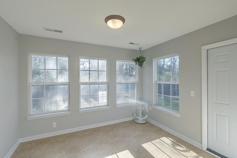 335 Seneca River Dr, Summerville, SC 29485