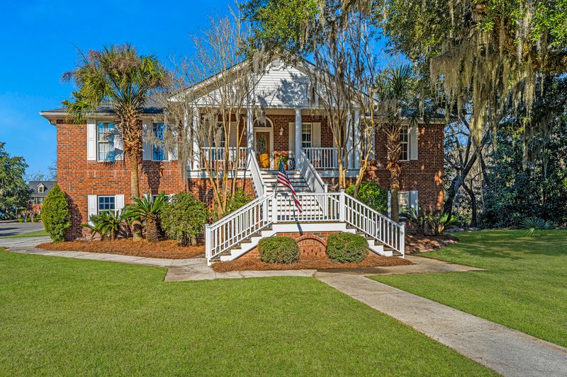 2001 Wharf Landing Ct, North Charleston, SC 29418