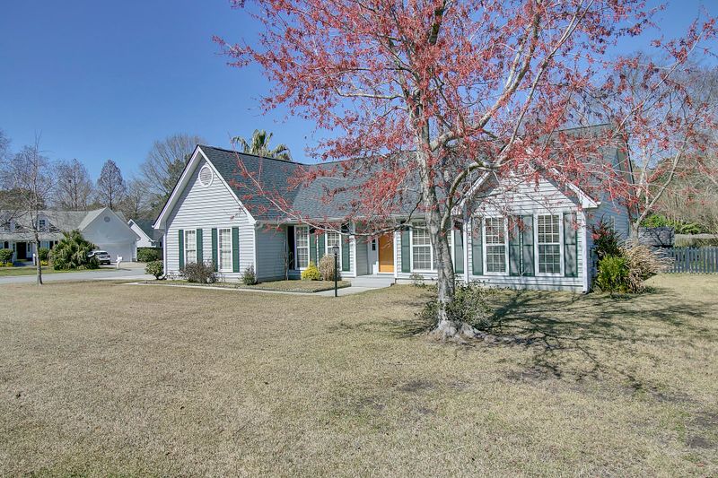 1554 Glen Erin Dr, Mount Pleasant, SC 29464