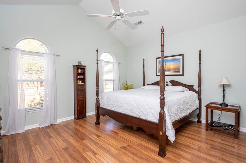 101 Fairhaven Dr, Goose Creek, SC 29445