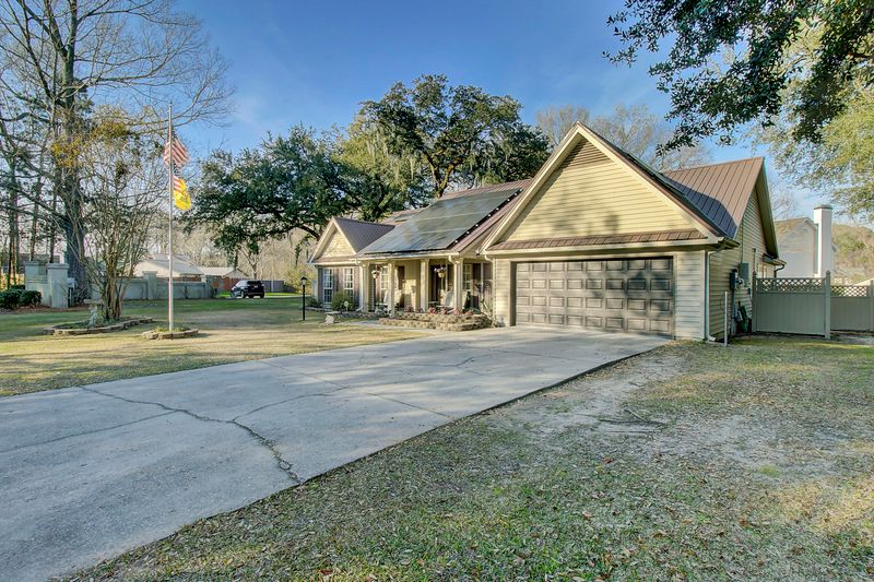 8398 Longridge Rd, North Charleston, SC 29418