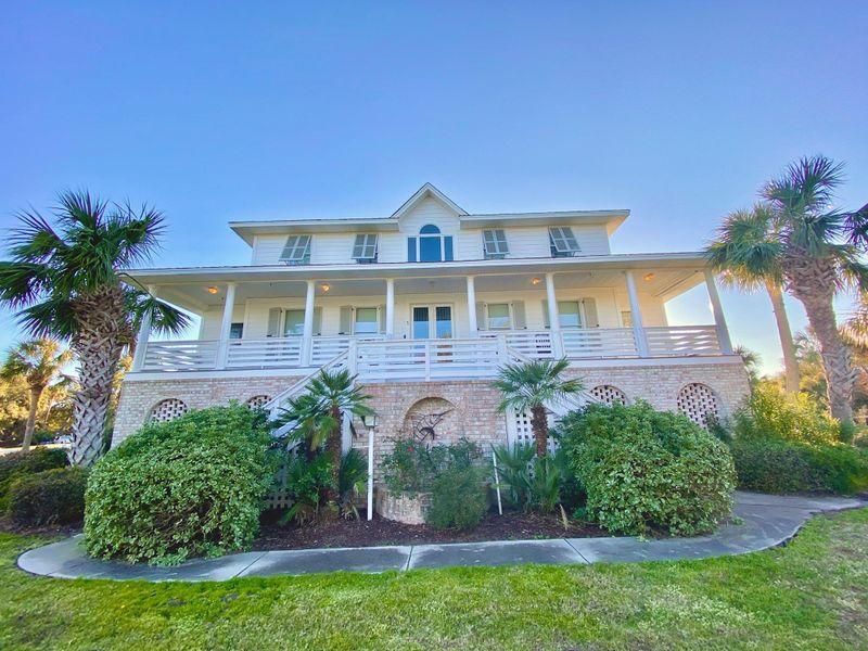 1 Intracoastal Ct, Isle Of Palms, SC 29451