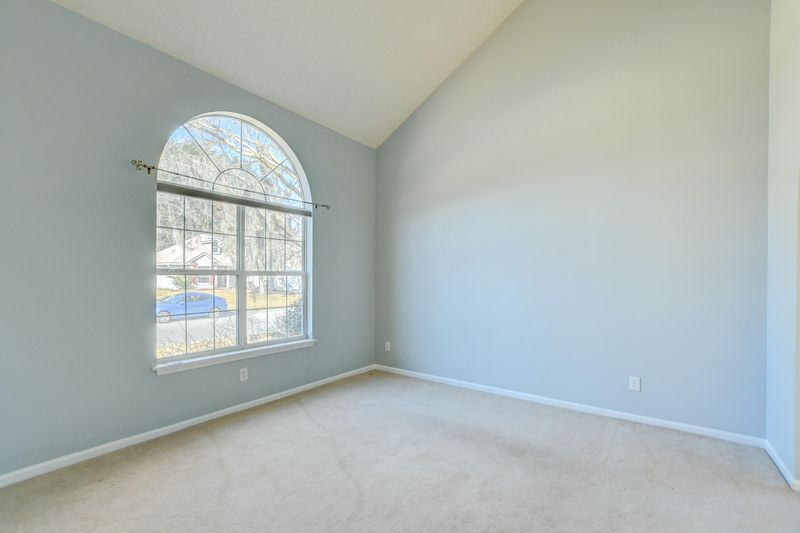 8513 Falling Leaf Ln, Charleston, SC 29420