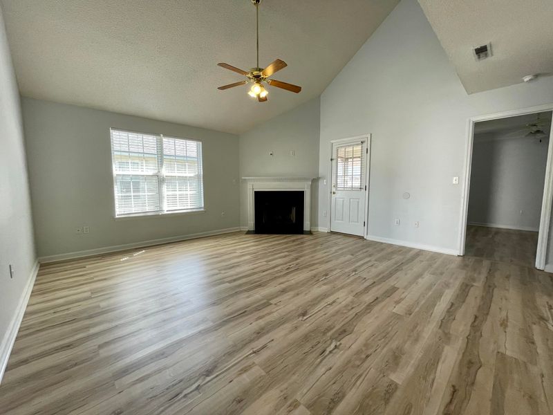 917 Corlis Dr, Charleston, SC 29414