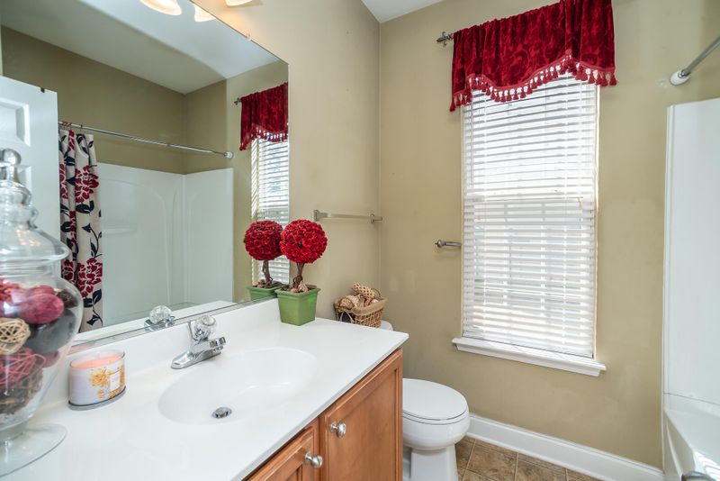 2600 Spivey Ct, North Charleston, SC 29406