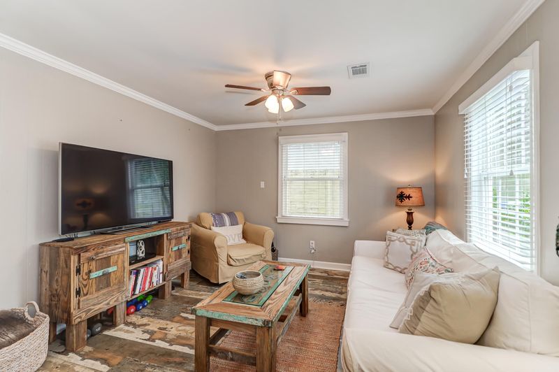 15 Joyce Ave, Mount Pleasant, SC 29464