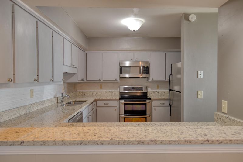 23 Arabian Dr, Charleston, SC 29407