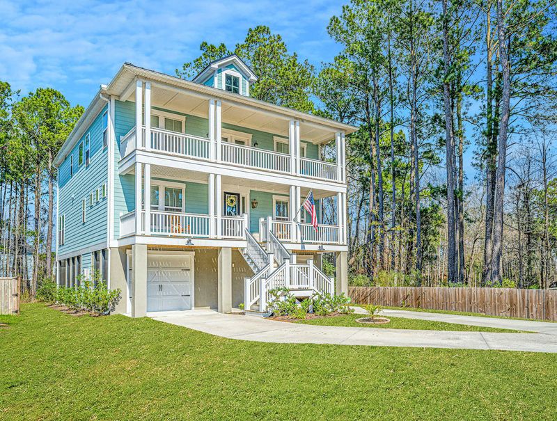 509 Amalie Farms Dr, Wando, SC 29492