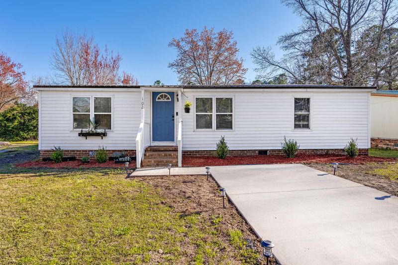 102 Pintail Dr, Summerville, SC 29483