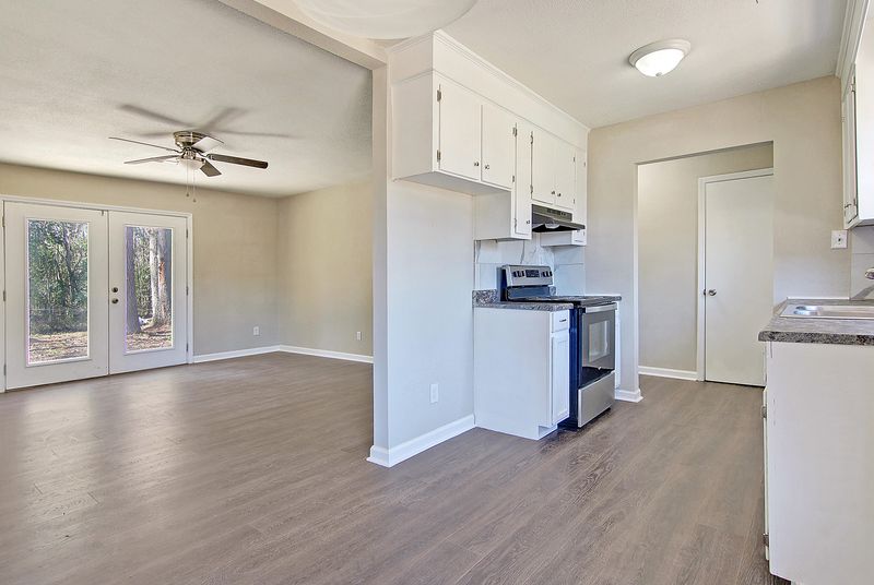 115 Blossom St, Goose Creek, SC 29445