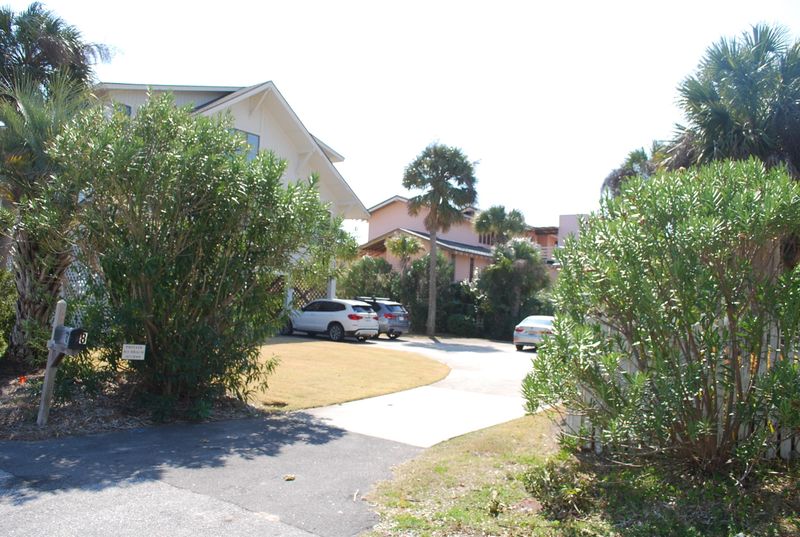 8 54 Ave, Isle Of Palms, SC 29451