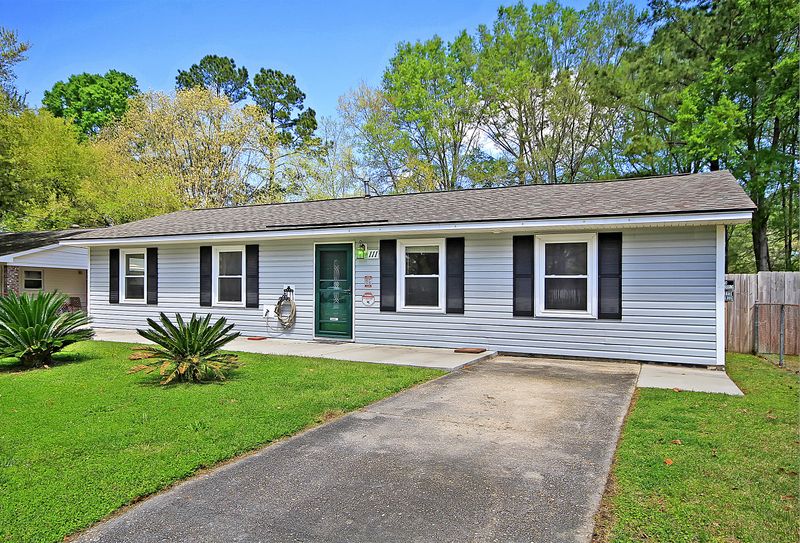 111 Watchung Ave, Goose Creek, SC 29445