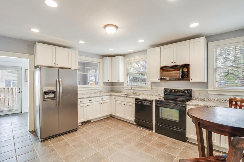 1224 Ashley Hall Rd, Charleston, SC 29407