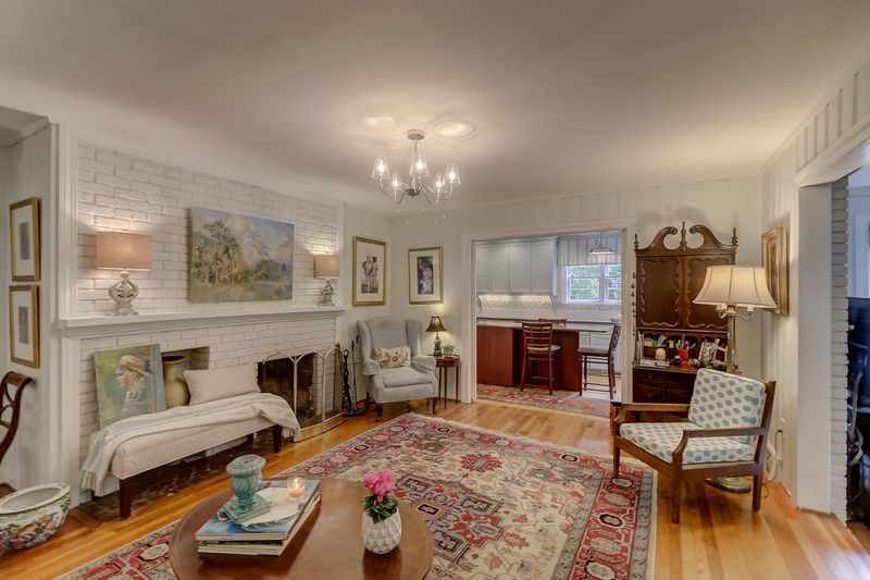 325 Hobcaw Dr, Mount Pleasant, SC 29464