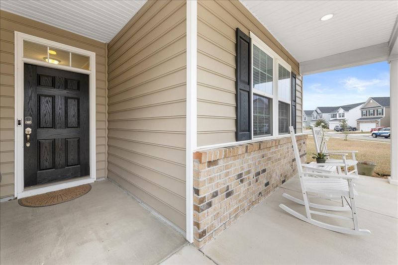 647 Redbud Ln, Summerville, SC 29486