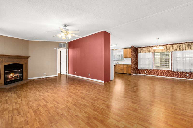 1208 Azalea Dr, Summerville, SC 29483