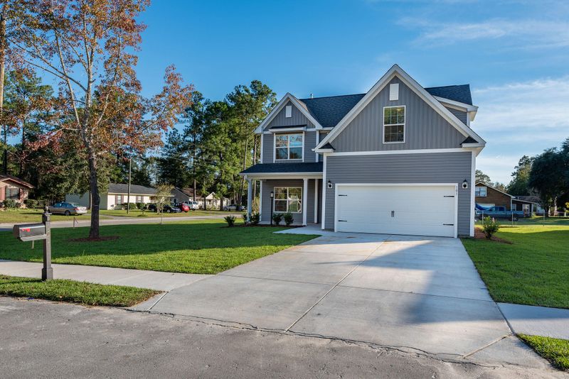 402 Eagleview Dr, Moncks Corner, SC 29461