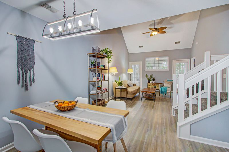 1602 Yellow Hawthorn Cir, Summerville, SC 29483