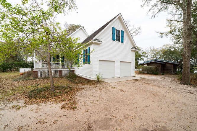 1768 Tacky Point Ext, Wadmalaw Island, SC 29487