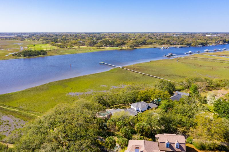 7 Albemarle Rd, Charleston, SC 29407