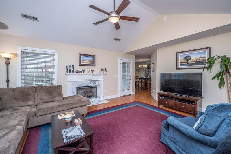 1405 Surfside Ct, Charleston, SC 29412
