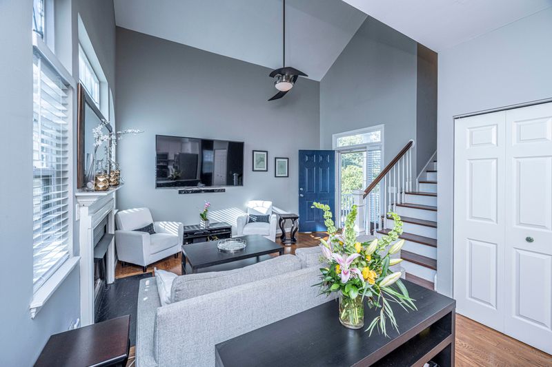 813 Harbor Pl Dr, Charleston, SC 29412