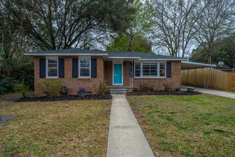 1358 Memory Ln, Charleston, SC 29407