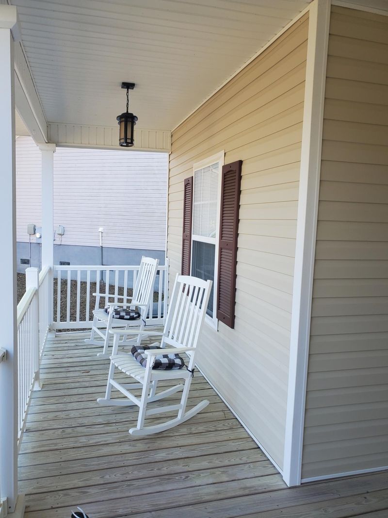 208 Castlewood Ct, Hanahan, SC 29410
