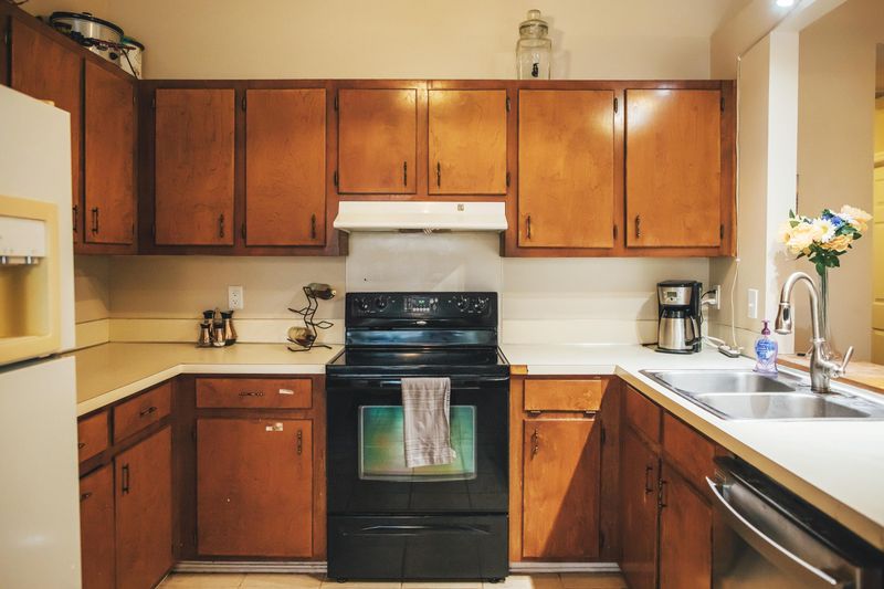 112 Coventry Rd, Summerville, SC 29486