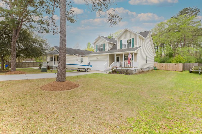 8795 Tigershark Ave, North Charleston, SC 29406