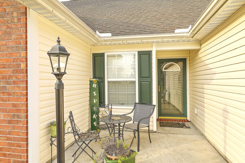 526 Rosings Dr, Summerville, SC 29486