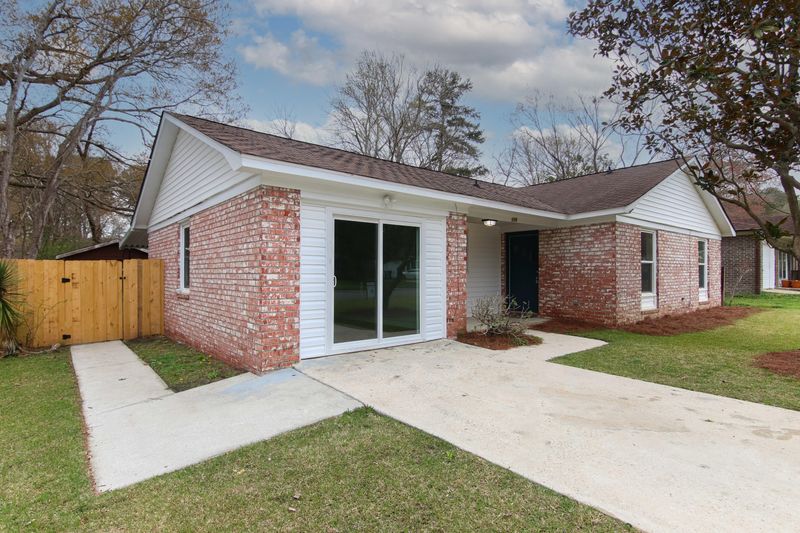 115 Waring Rd, Summerville, SC 29485