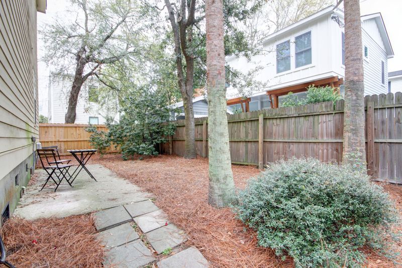 118 Congress St #C, Charleston, SC 29403