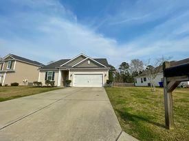 7832 Expedition Dr, North Charleston, SC 29420