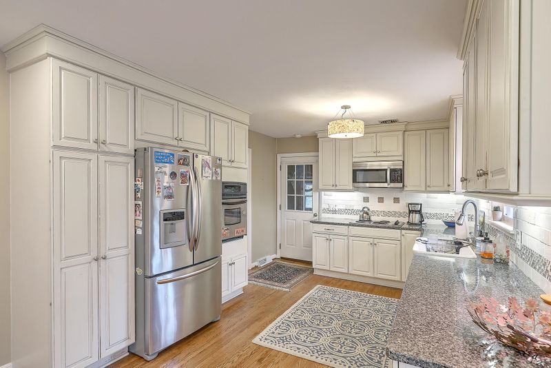 1840 Somerset Cir, Charleston, SC 29407