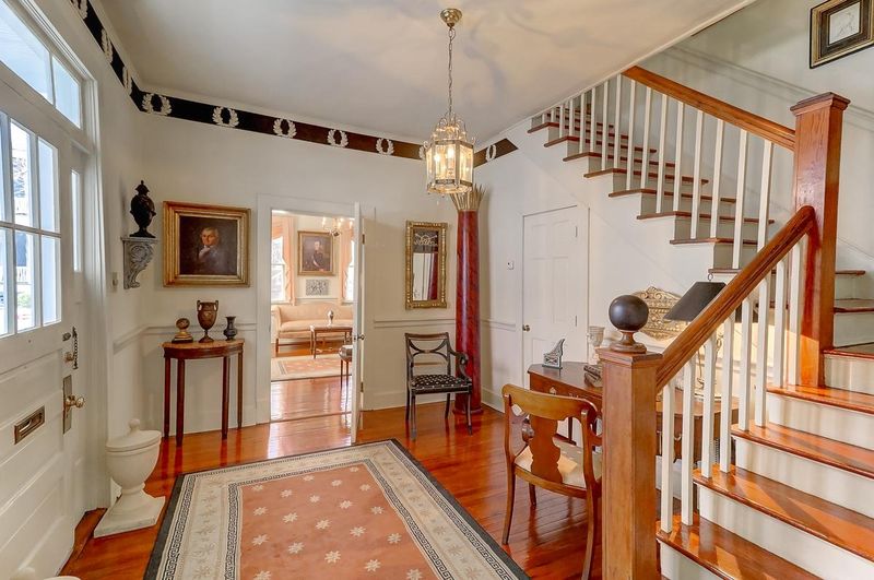 6 Savage St, Charleston, SC 29401