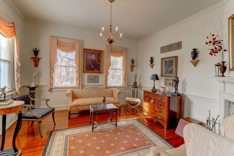 6 Savage St, Charleston, SC 29401