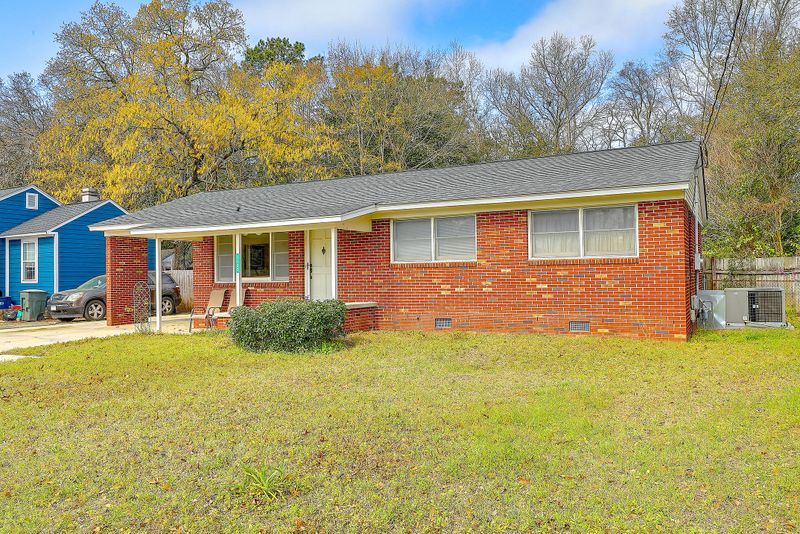 1132 Yeamans Hall Rd, Hanahan, SC 29410