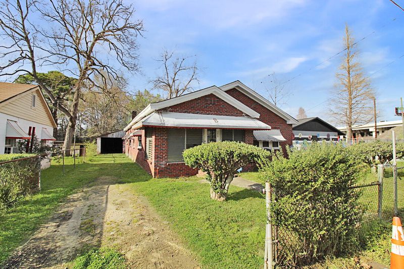 2420 Richardson Dr, North Charleston, SC 29406