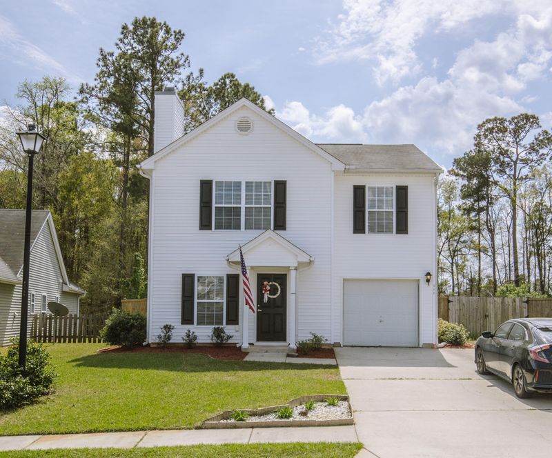 111 Salem Creek Dr, Goose Creek, SC 29445